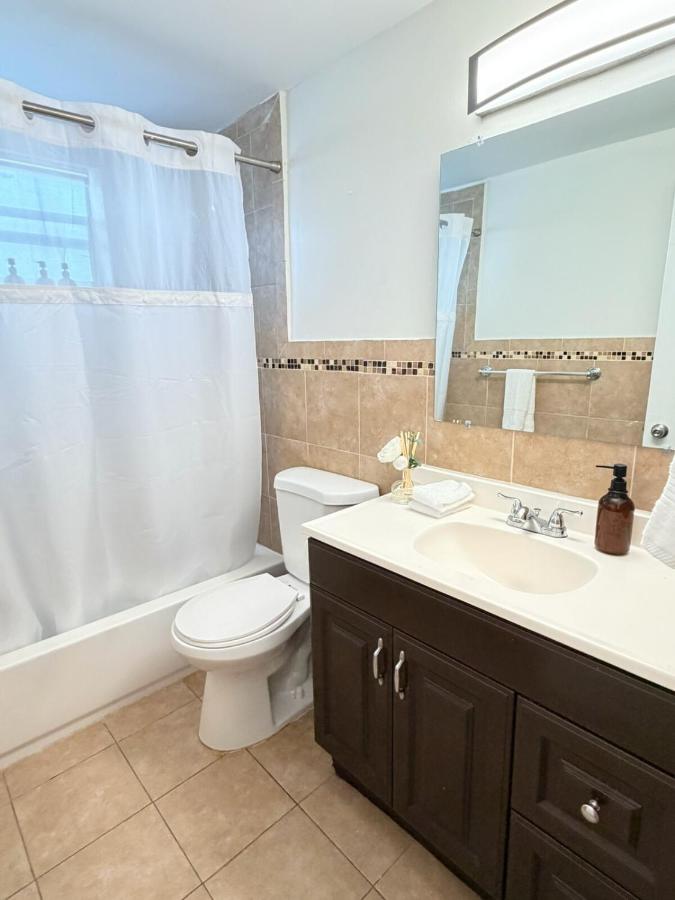 Sunny Miami Beach Getaway , Steps from the Ocean! - 3