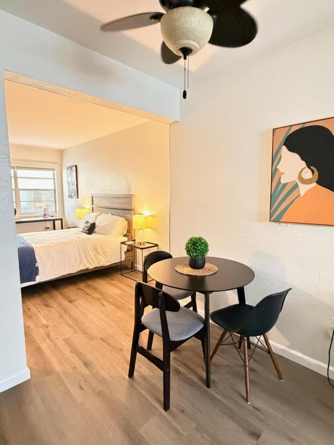 Sunny Miami Beach Getaway , Steps from the Ocean!