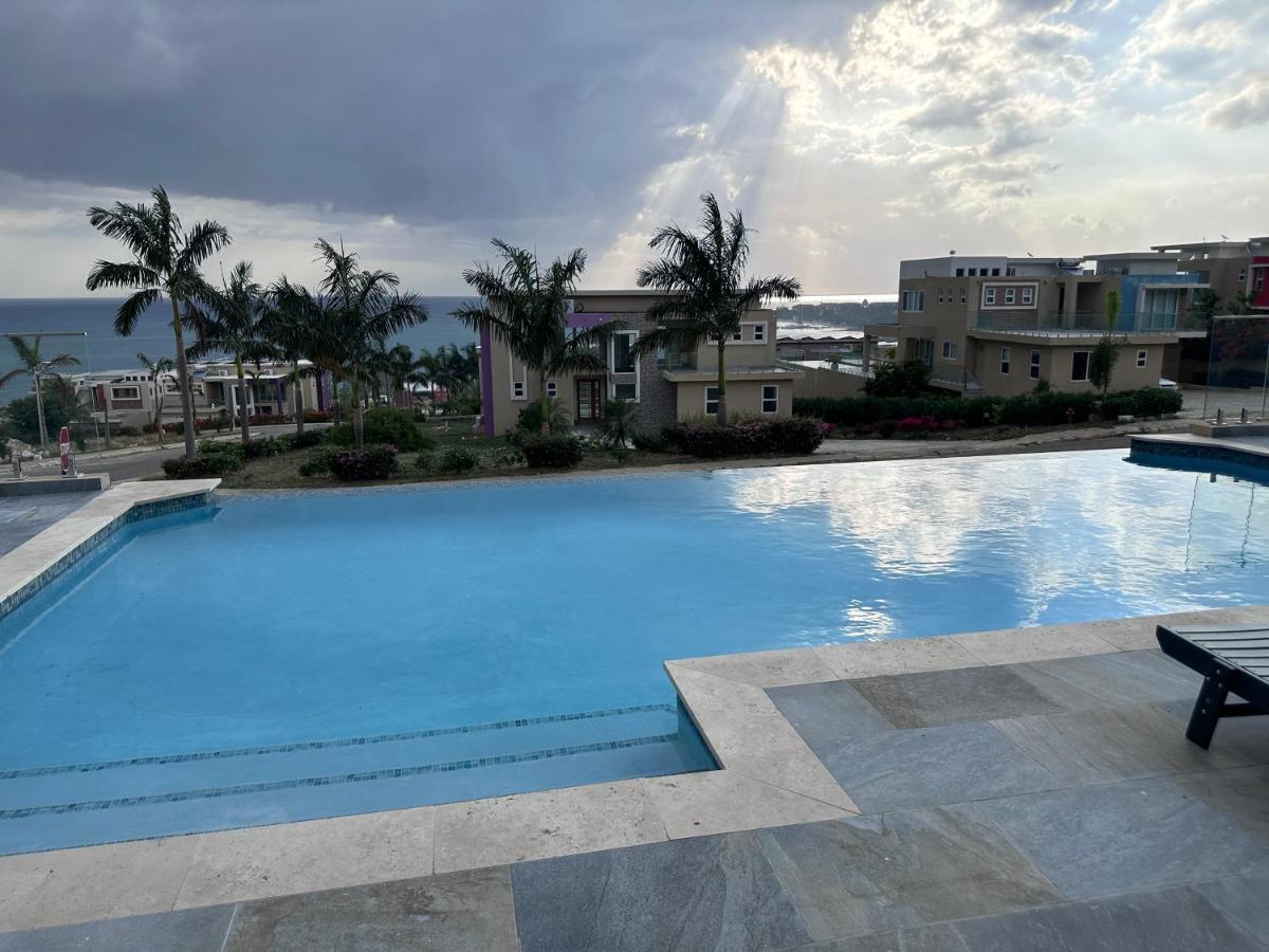 OneLoveVilla, Oceanview beach house, Whitehouse JA - 3