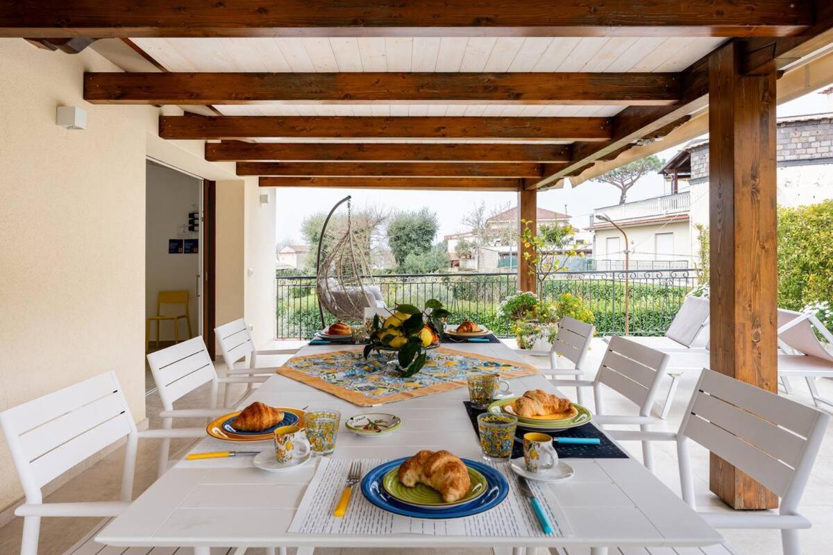 OrangeSun Holiday Home x12 with parking