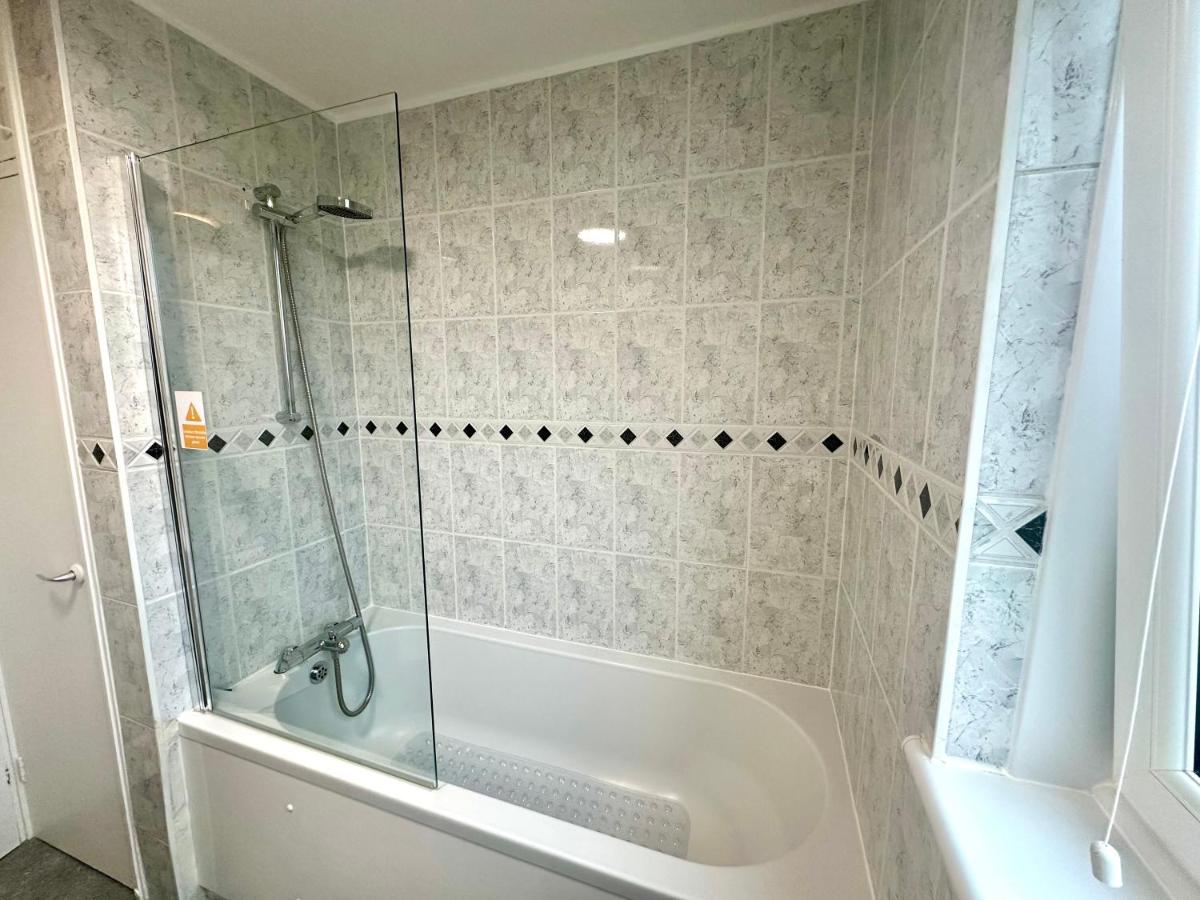 3 Bedroom Flat Haggerston, Hackney, London - 3