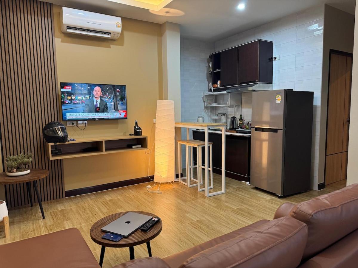 Rare Find Penthouse with Private Office and Jungle Mountrain Views - 4