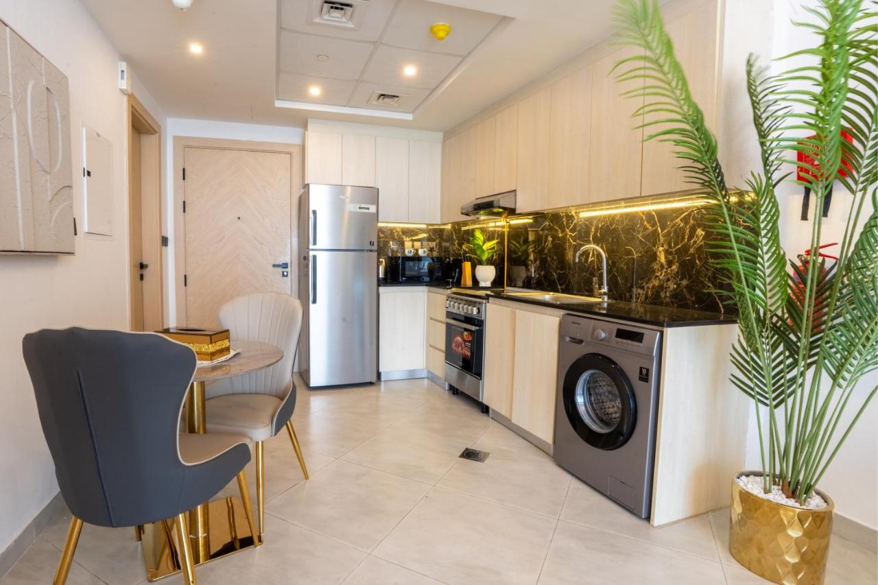 Luxury 1 Bedroom with Pool Dubai Frame Museum View - 5