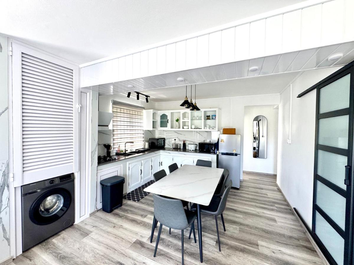 Le Repos Blue Apartment