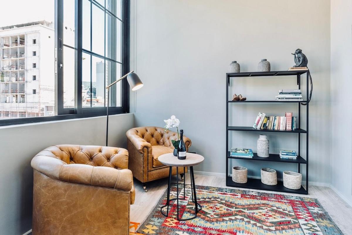 Bright natural light, secure, wifi,6th Floor views - 5