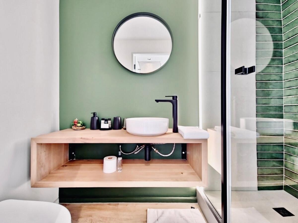 Bright natural light, secure, wifi,6th Floor views - 3