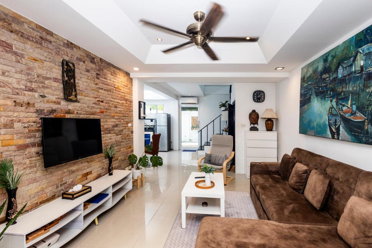 Modern Kamala Townhouse Hideaway with Shared Pool