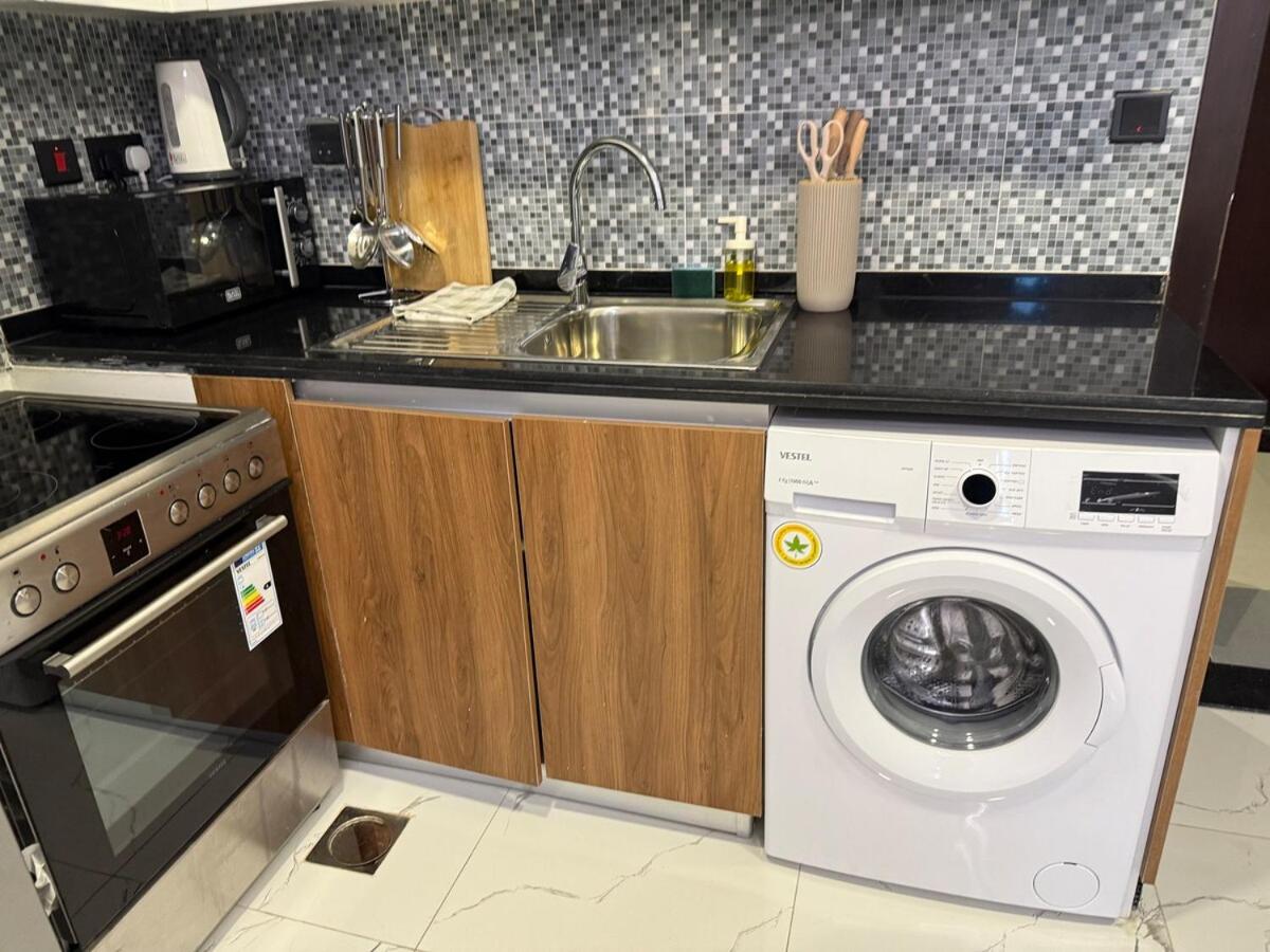 Cozy 1BR Near Abu Dhabi Airport - 4