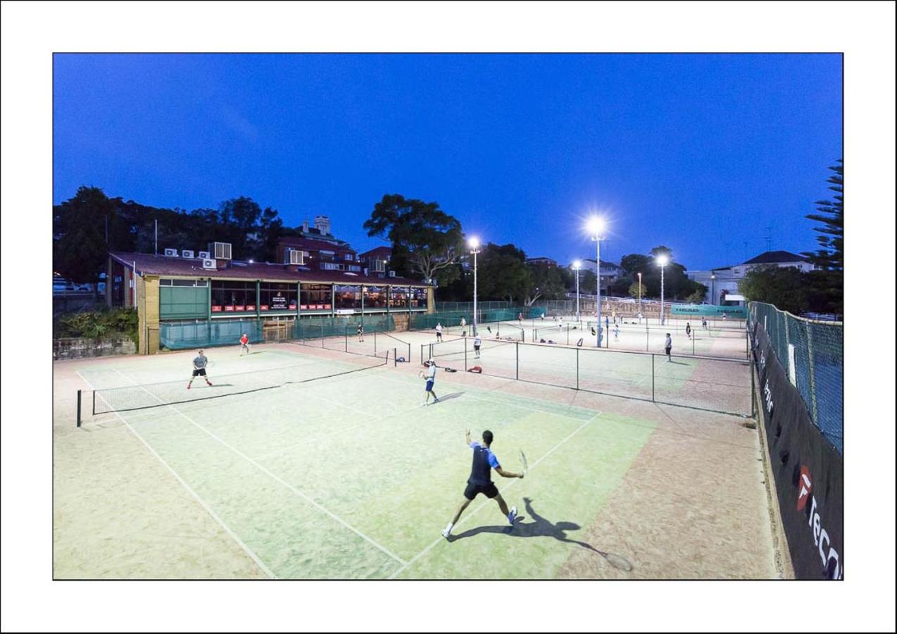 Tennis court: Stylish and Spacious Beach Apartment