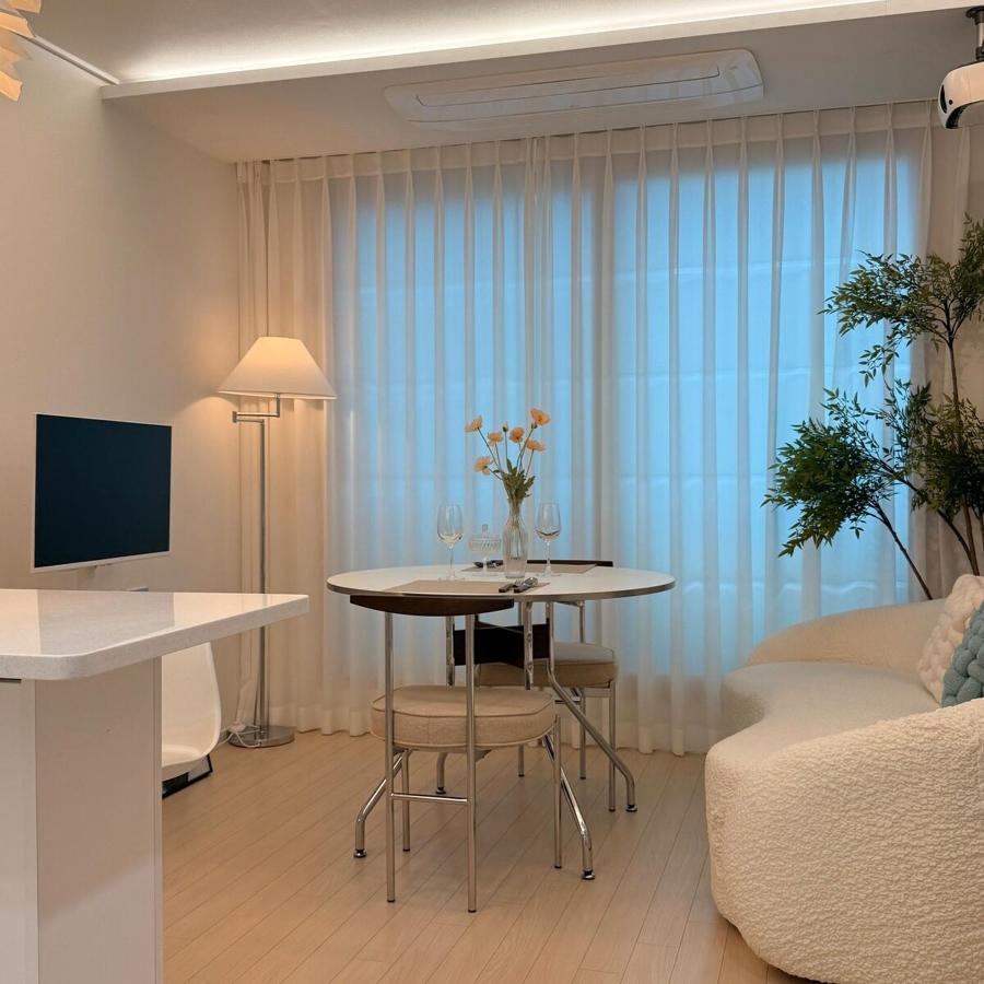 Hongdae YUN HEALING STAY - 4