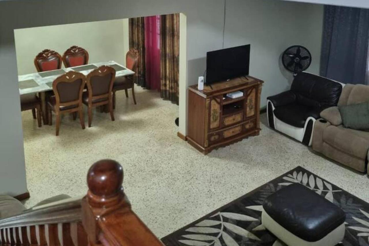 3-Bed House Sleeps 6 with Mountain Views - 5