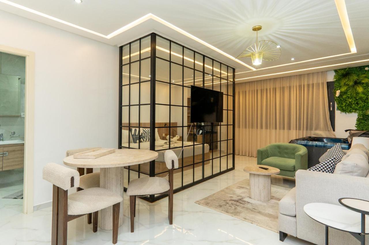 Luxurious apartment ,hot tub - 5