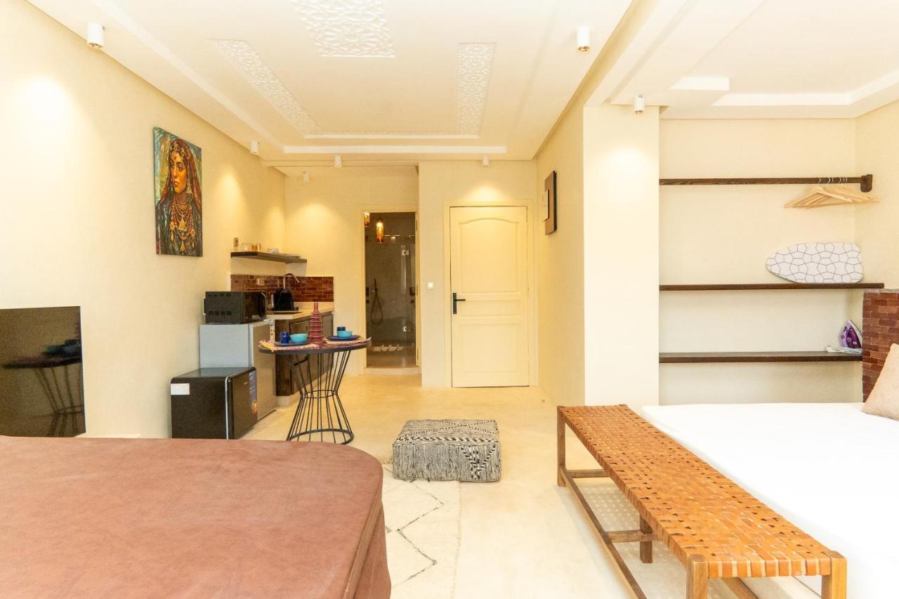 Excellent apartment plus hot tub - 4