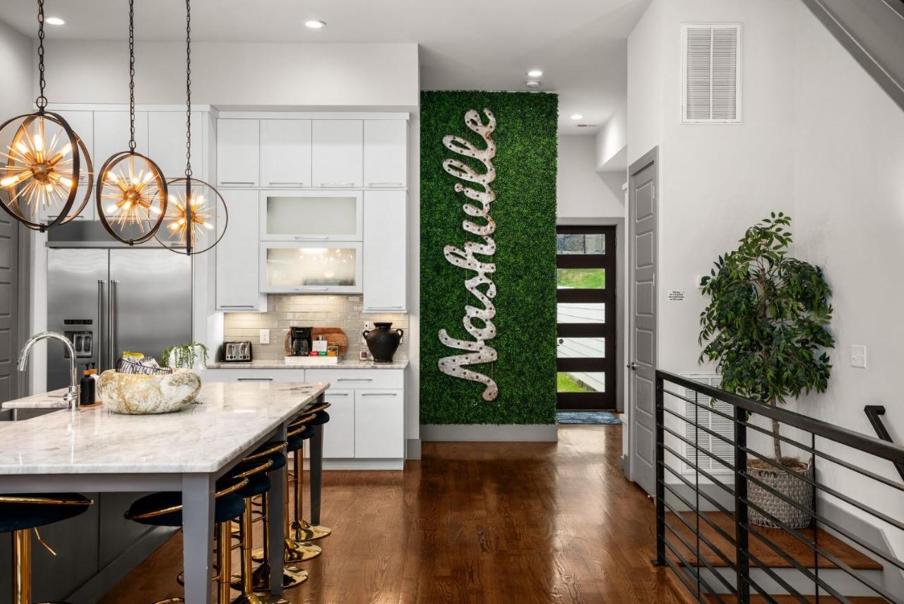 Luxe Getaway with Hot Tub - 4