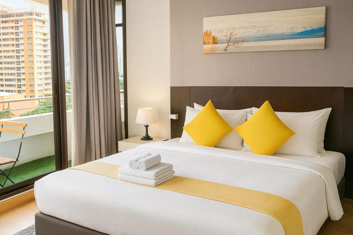 The Wooden Nest Warm Stay at Sukhumvit 8 - 5