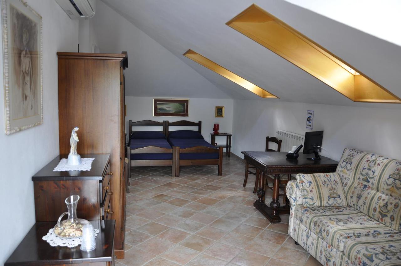 Bed & Breakfast 4U PARCHEGGIO INTERNO - 2