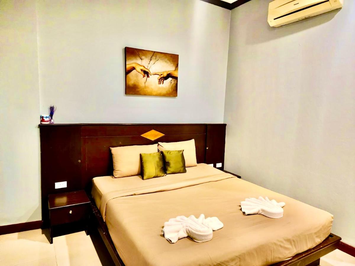 Hotel Hollywood Inn Love Patong - 2