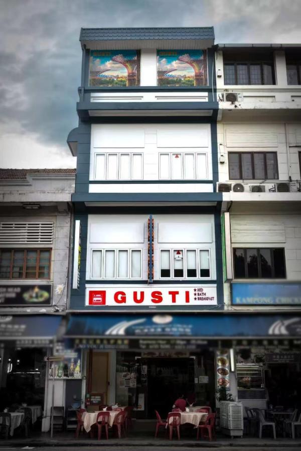 GUSTI Backpackers Capsule Hostel Singapore