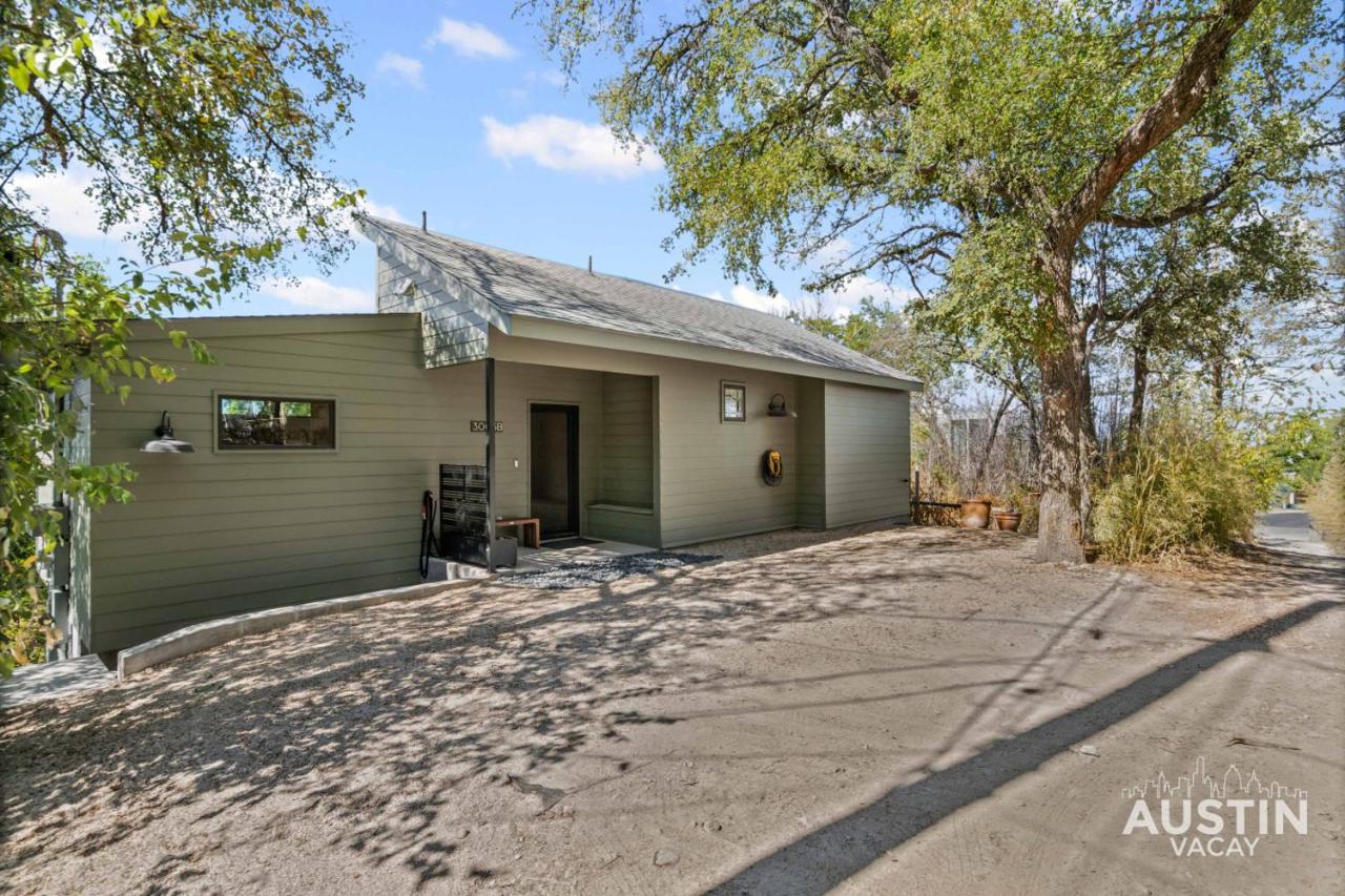 SoCo 1BR/1BA King Suite + Sunroom Porch, Near Zilker Park by Austin Vacay - 4