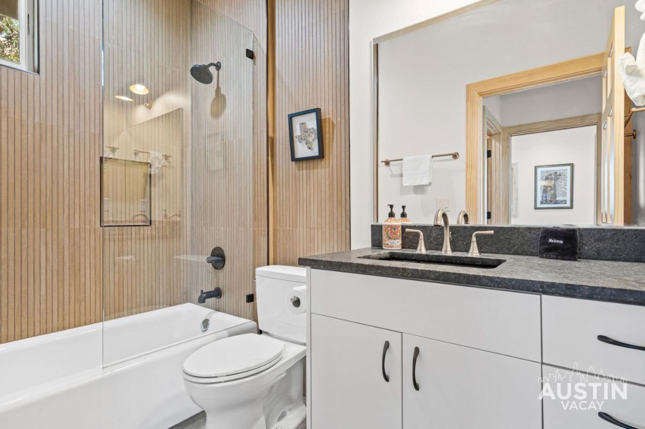 SoCo 1BR/1BA King Suite + Sunroom Porch, Near Zilker Park by Austin Vacay - 3