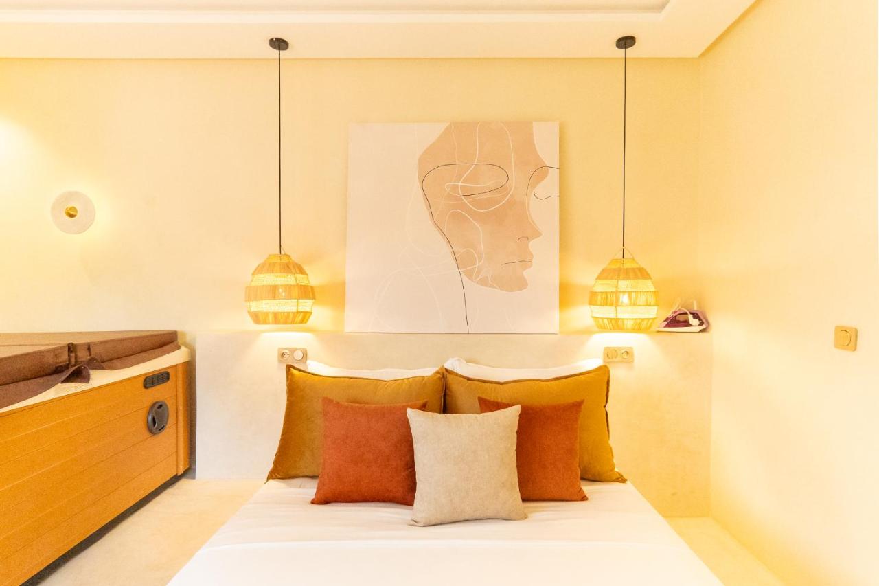 Central apartment plus jacuzzi