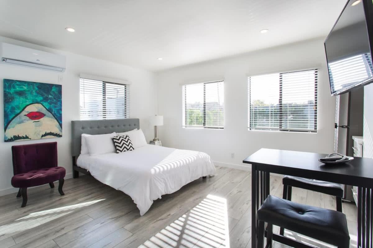 Sunny Studio in the Heart of Venice Beach - #5 - 3