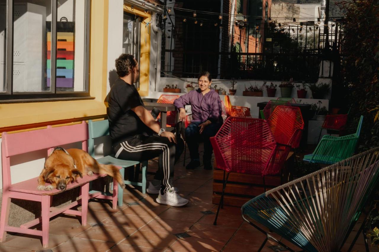 Vecinos by La Palmera - 2