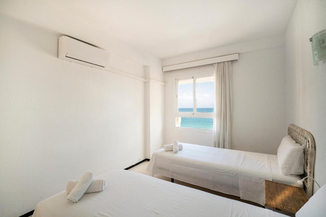 AA Guest - SandBeach Front Sea Views Eco Apartment - 2