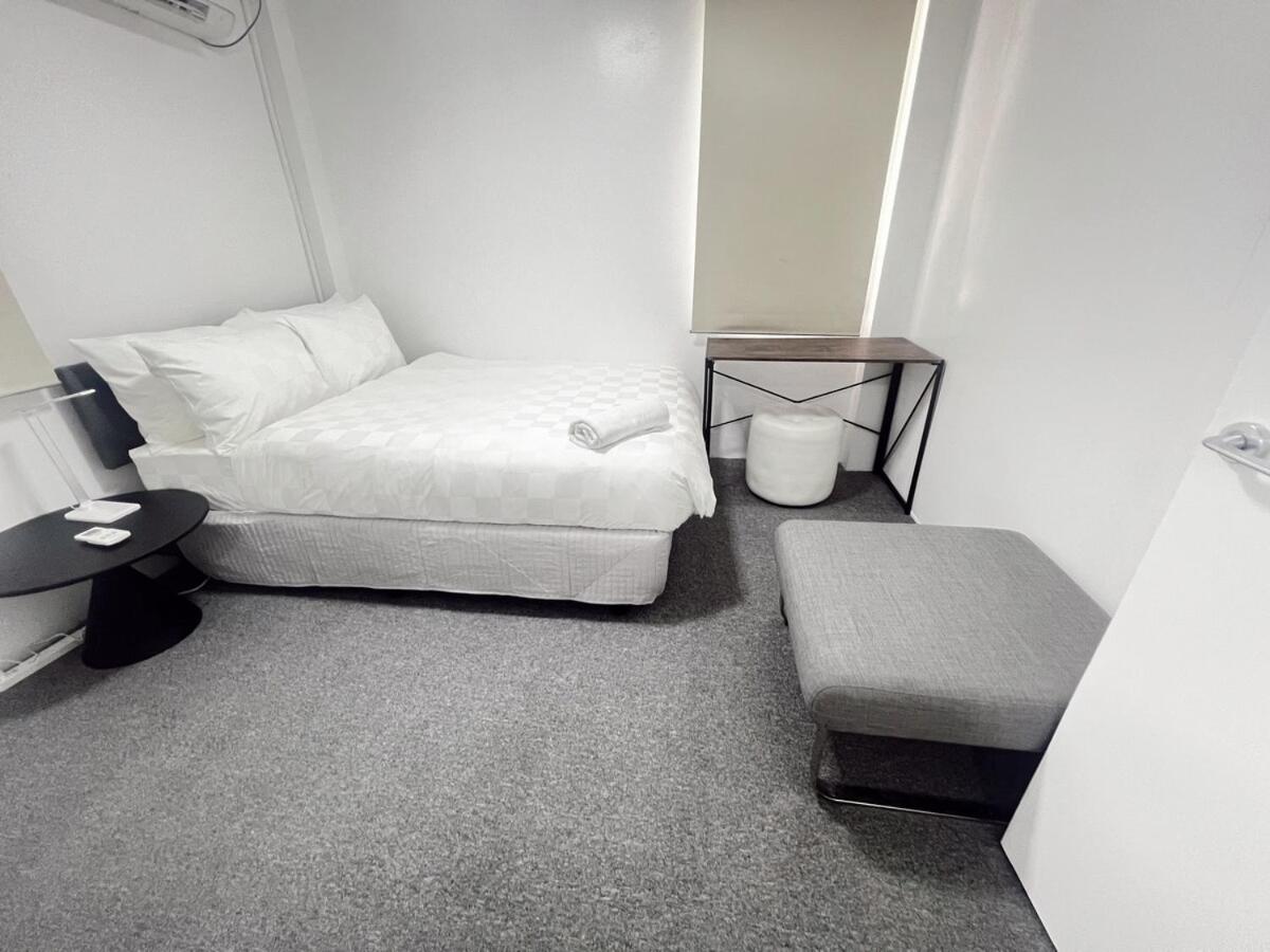 Gem 10 Gladstone -SuvaCBD 2 Bedroom - 4