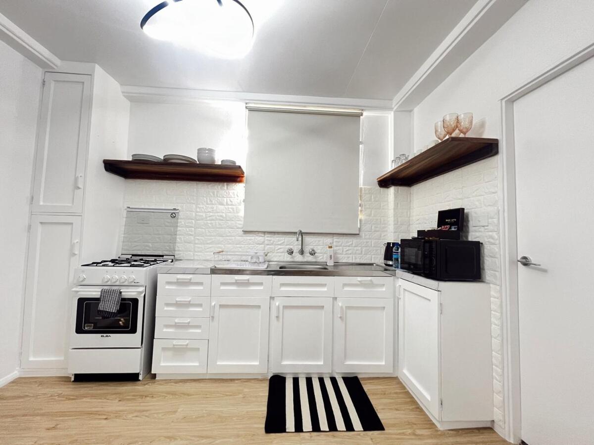 Gem 10 Gladstone -SuvaCBD 2 Bedroom - 3