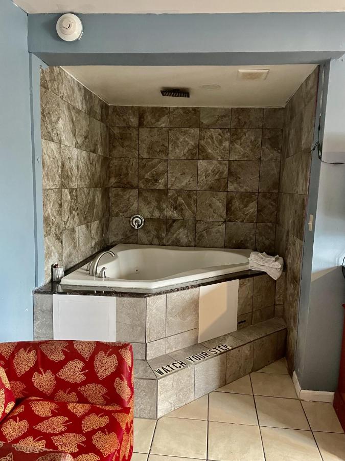 Esquire Motel — photo 3