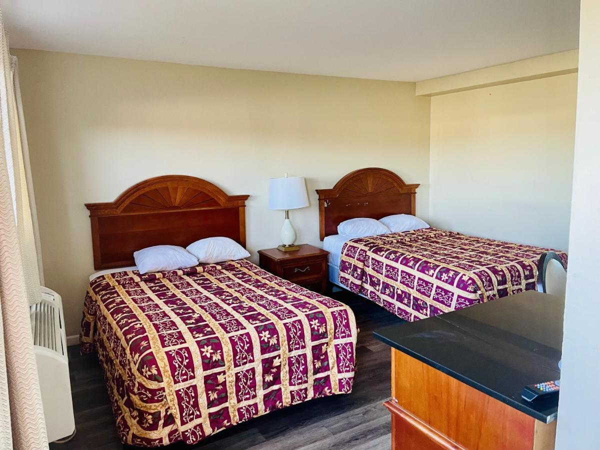 Esquire Motel — photo 19
