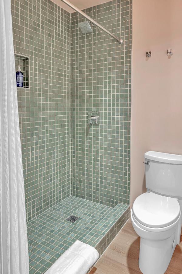 City Center Hotel Long Beach, Sonder — photo 23