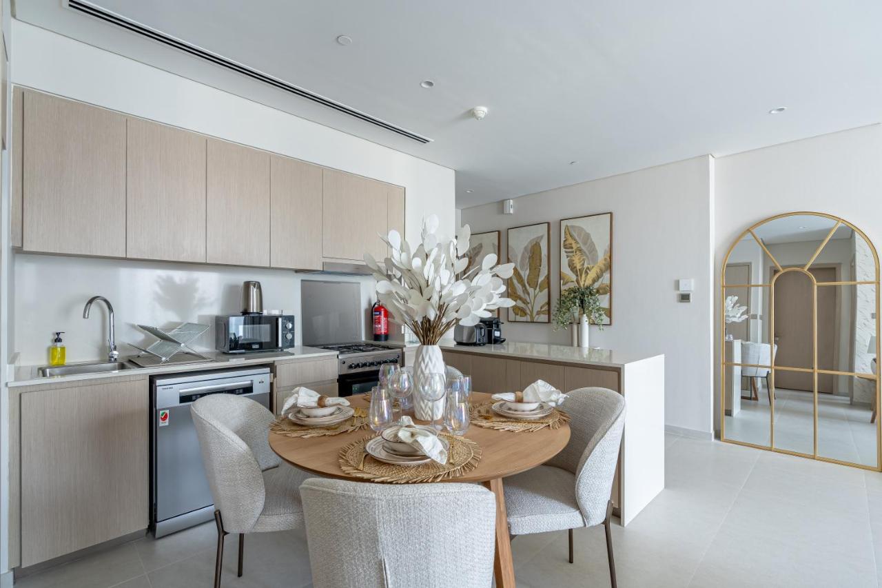 Nasma Luxury stays- Luxury-highfloor-iconic location - 5