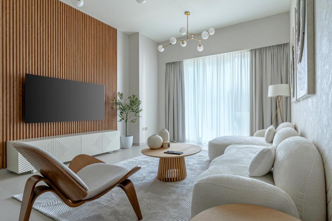 Nasma Luxury stays- Luxury-highfloor-iconic location