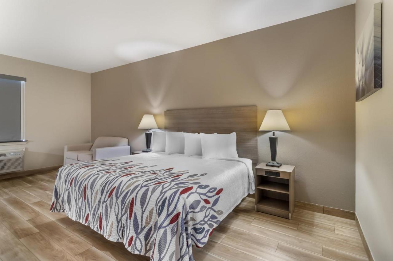 Red Roof Inn La Porte — photo 18