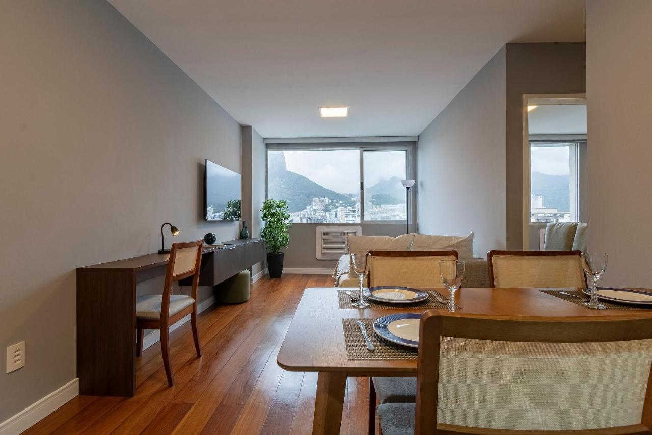 5-min walk to Leblon beach | Comfort and style