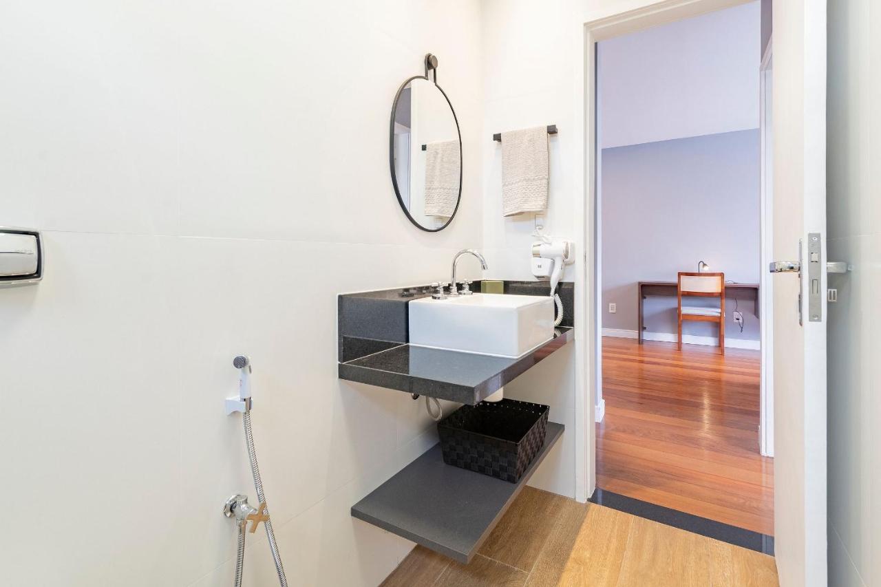 5-min walk to Leblon beach | Comfort and style - 5