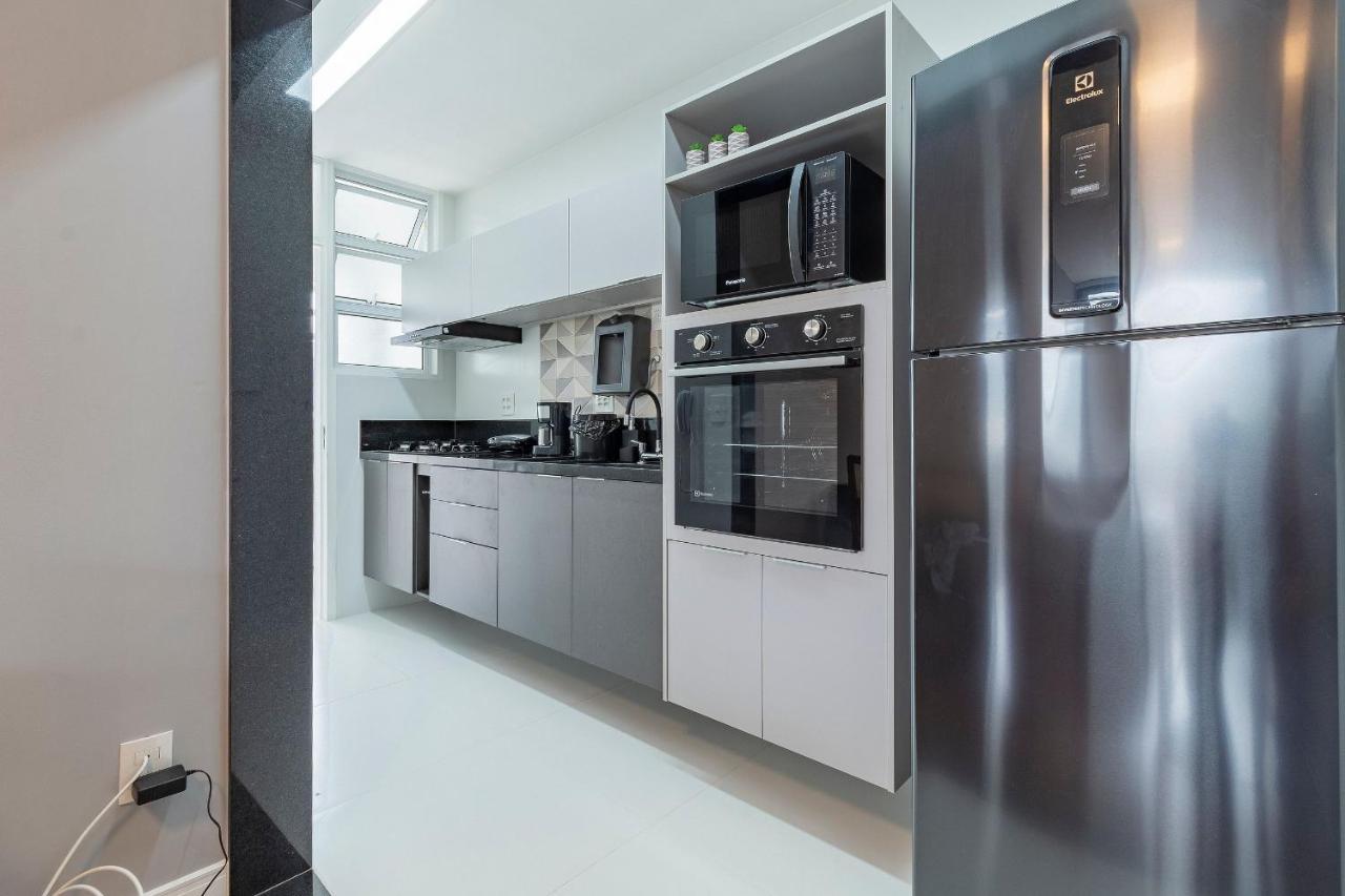 5-min walk to Leblon beach | Comfort and style - 2