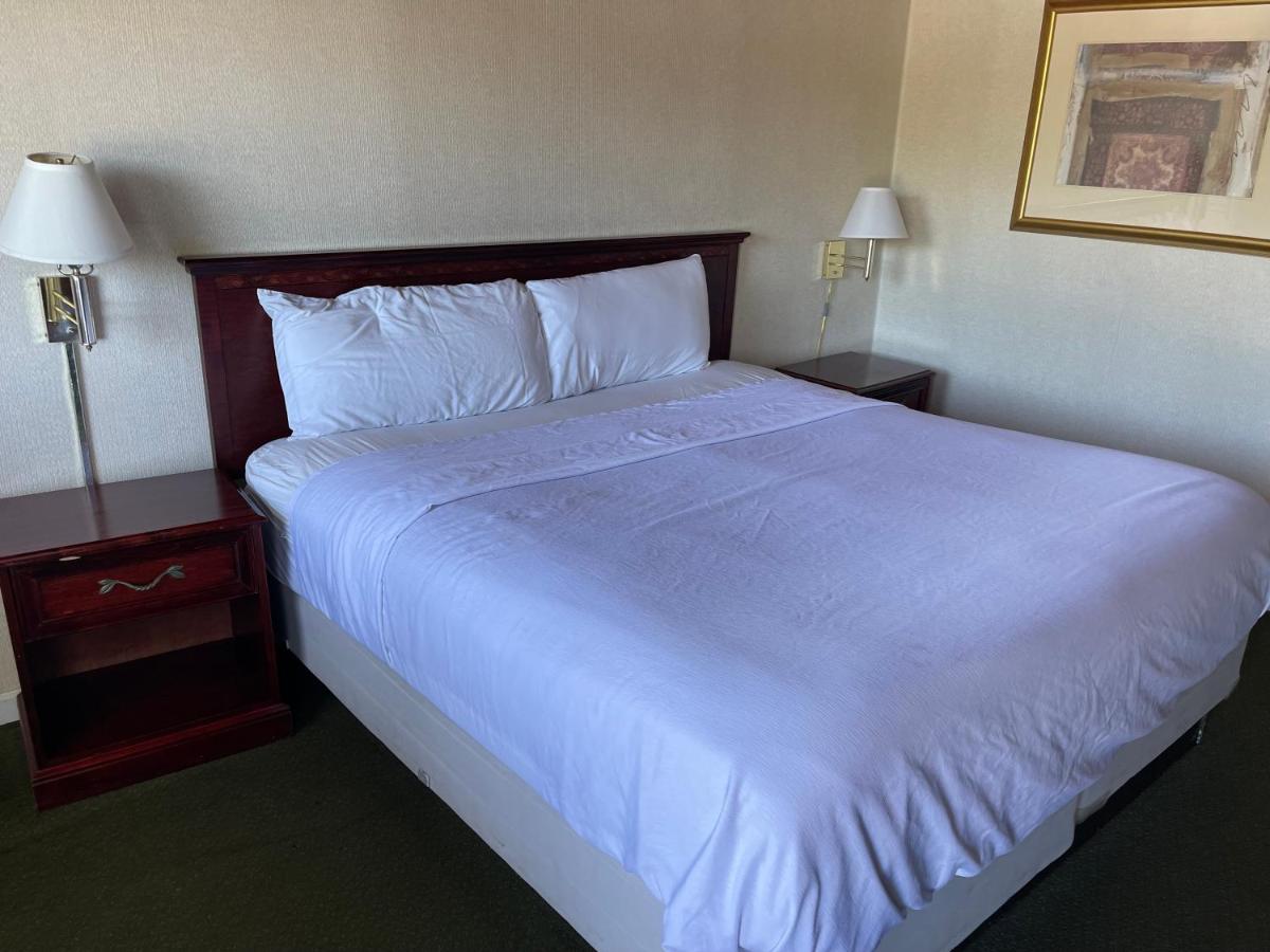 Paramount Motel — photo 13