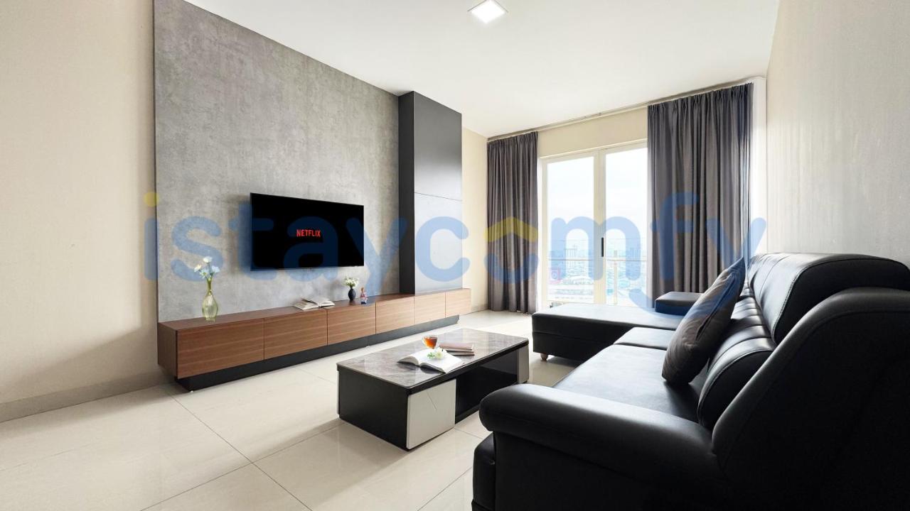 2BR Aston Residence 1811 City View
