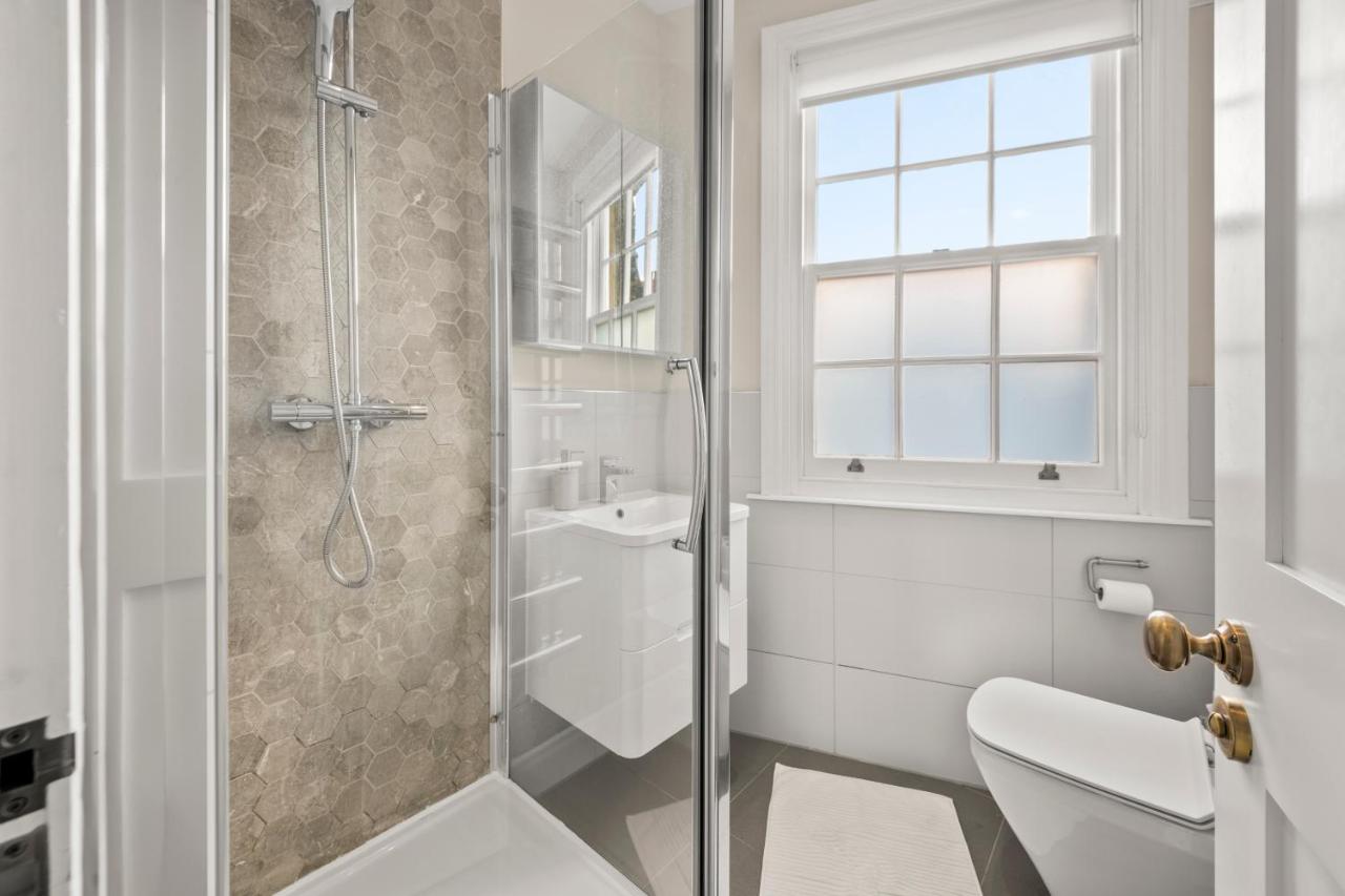 Central Kings Cross modern house with free parking - 3