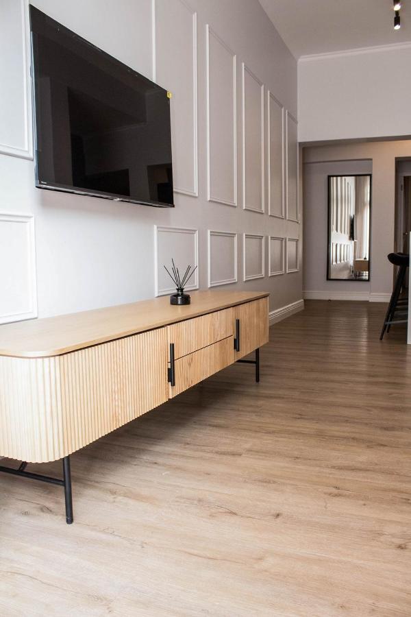 The Burg Collection - Suite 2 - 5