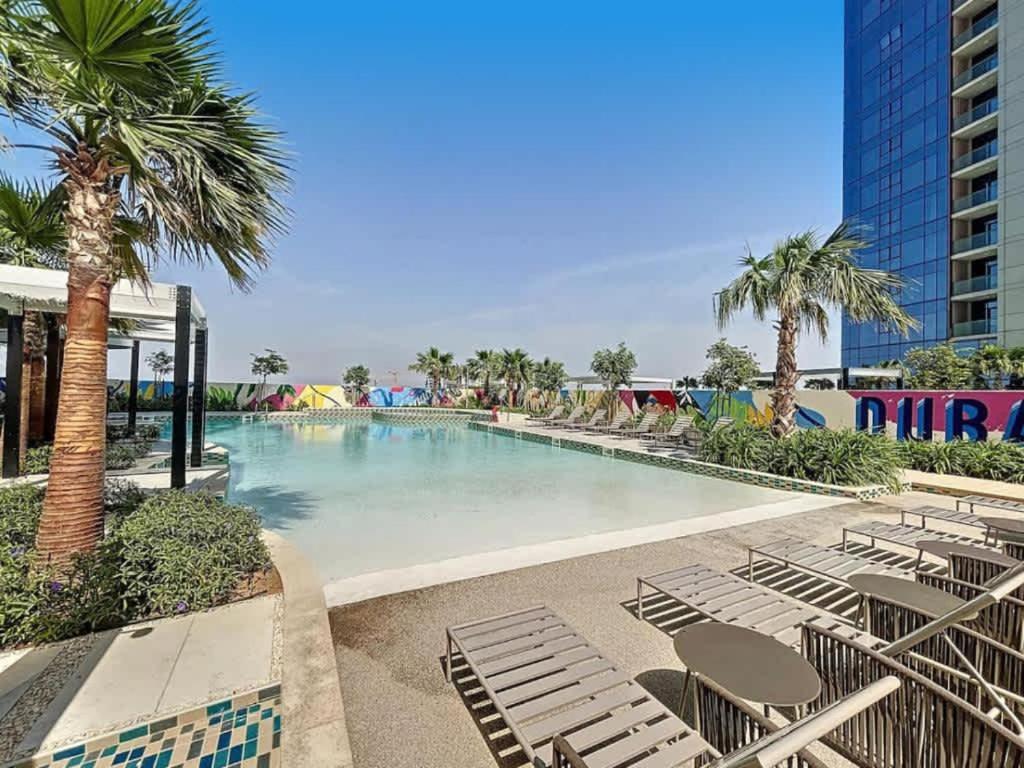 Elegant 2BR Apartment Heart of Business Bay High Floor