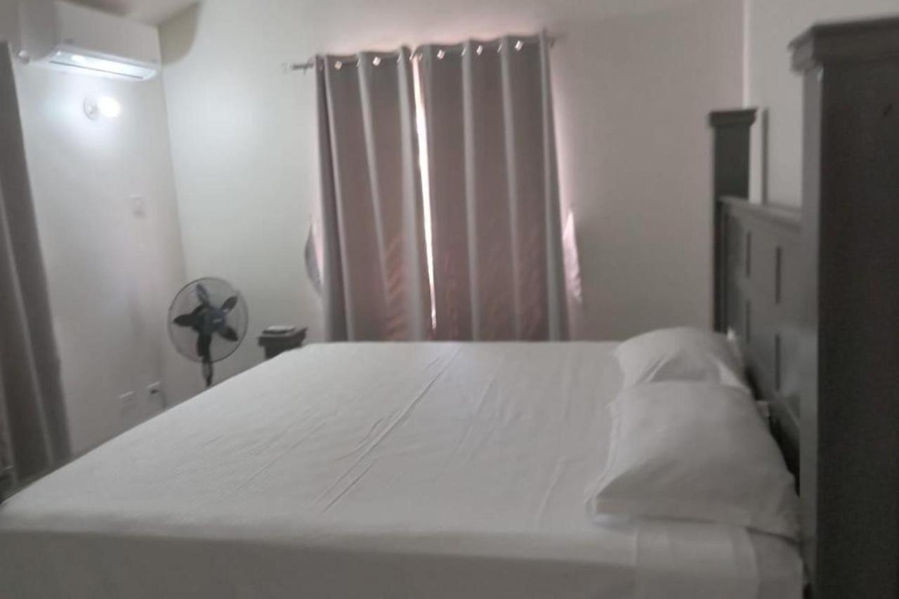 Beach-view 2 Bed Apartment Sleeps 4 - Free parking - 2