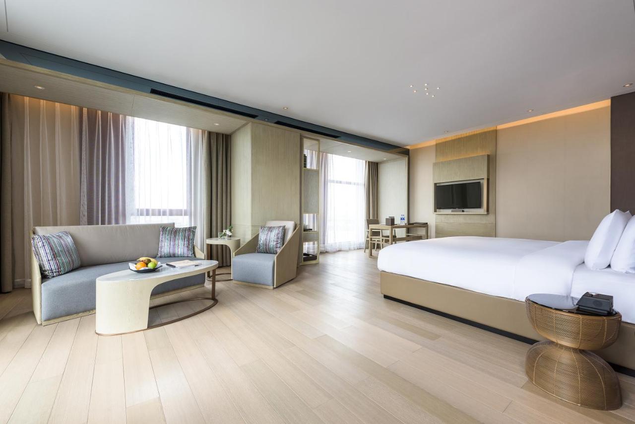 Novotel Shanghai Clover photo