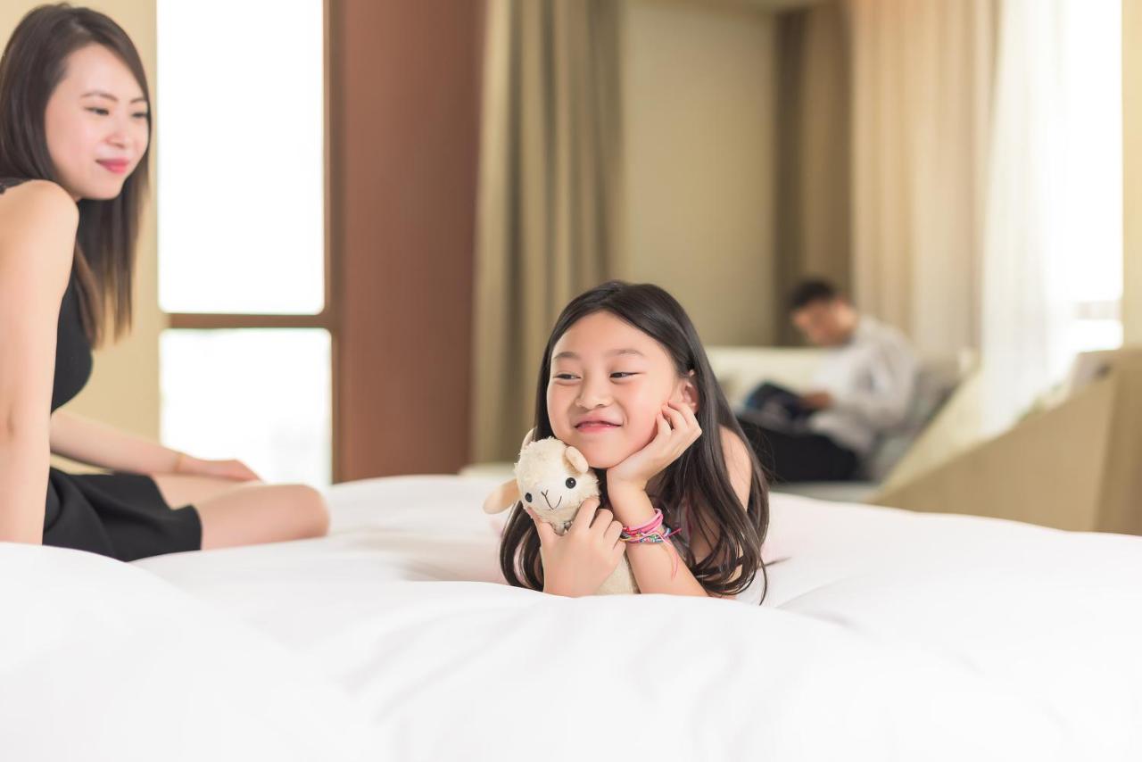 Novotel Shanghai Clover photo