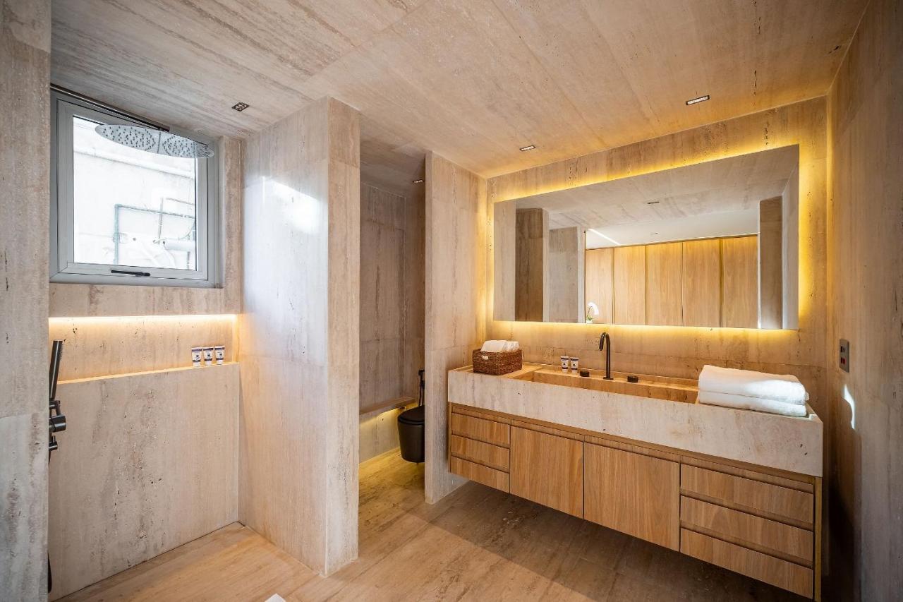 Building on Dias Ferreira Street, the best location in Leblon - 3