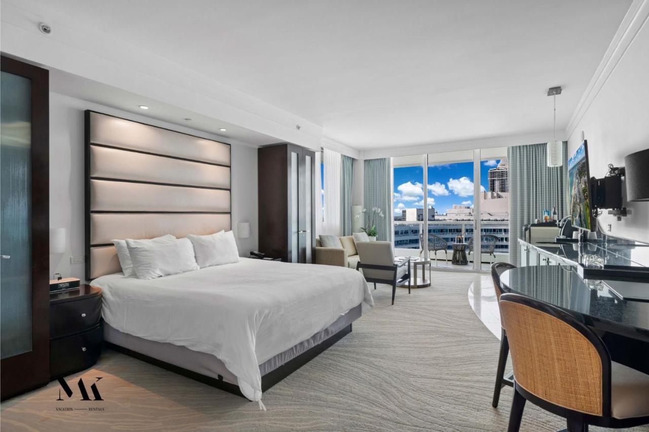 FontaineBleau Resort Balcony w Pool & Ocean View - 4