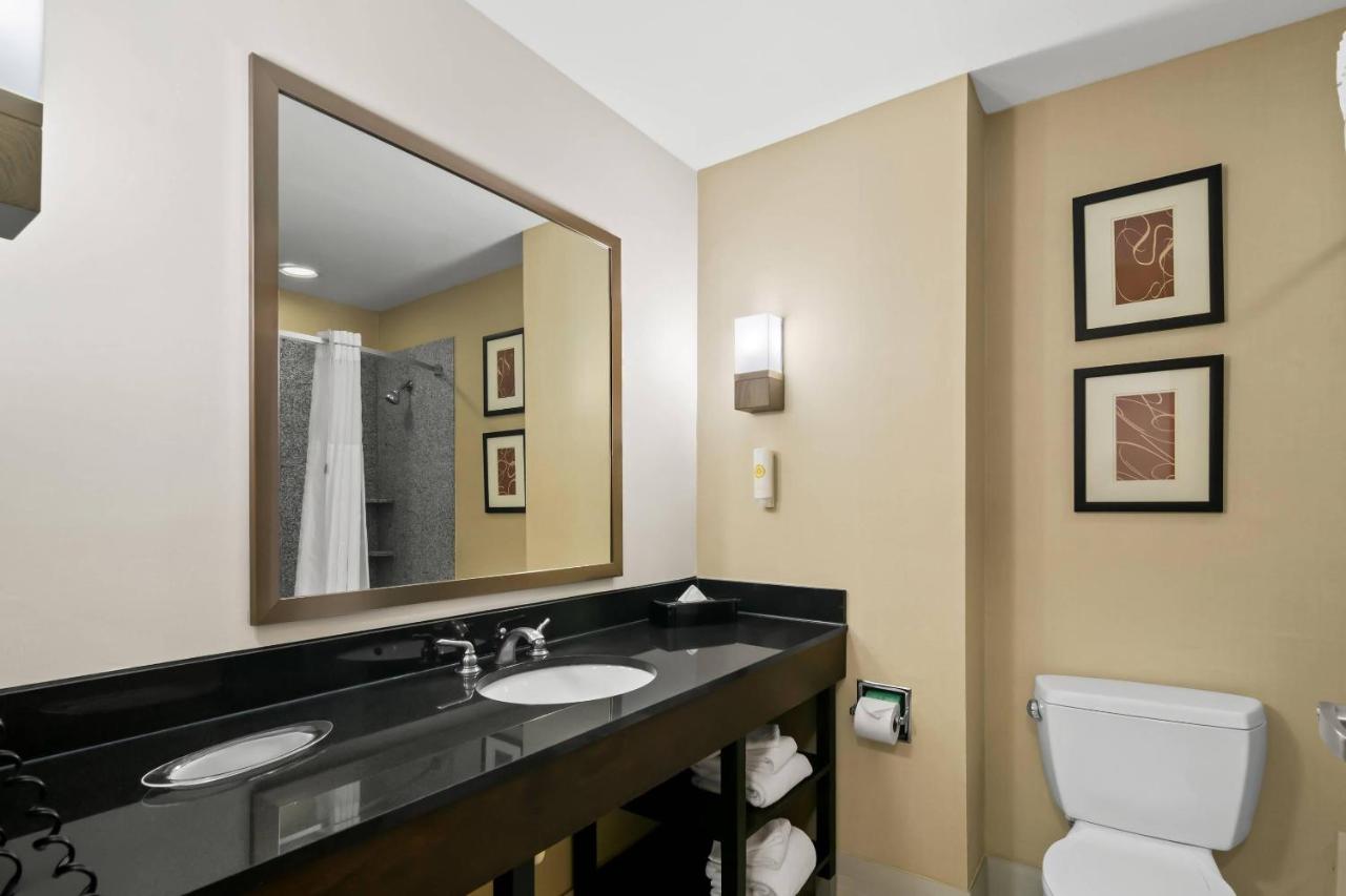 Eco Lodge Inn & Suites By KC Hotels/ Bentonville Rogers — photo 14